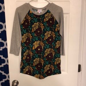 3/4 sleeve Lularoe shirt